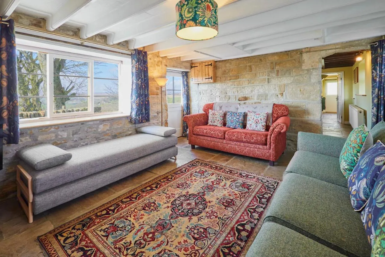 Host & Stay - Lop Hall Danby
